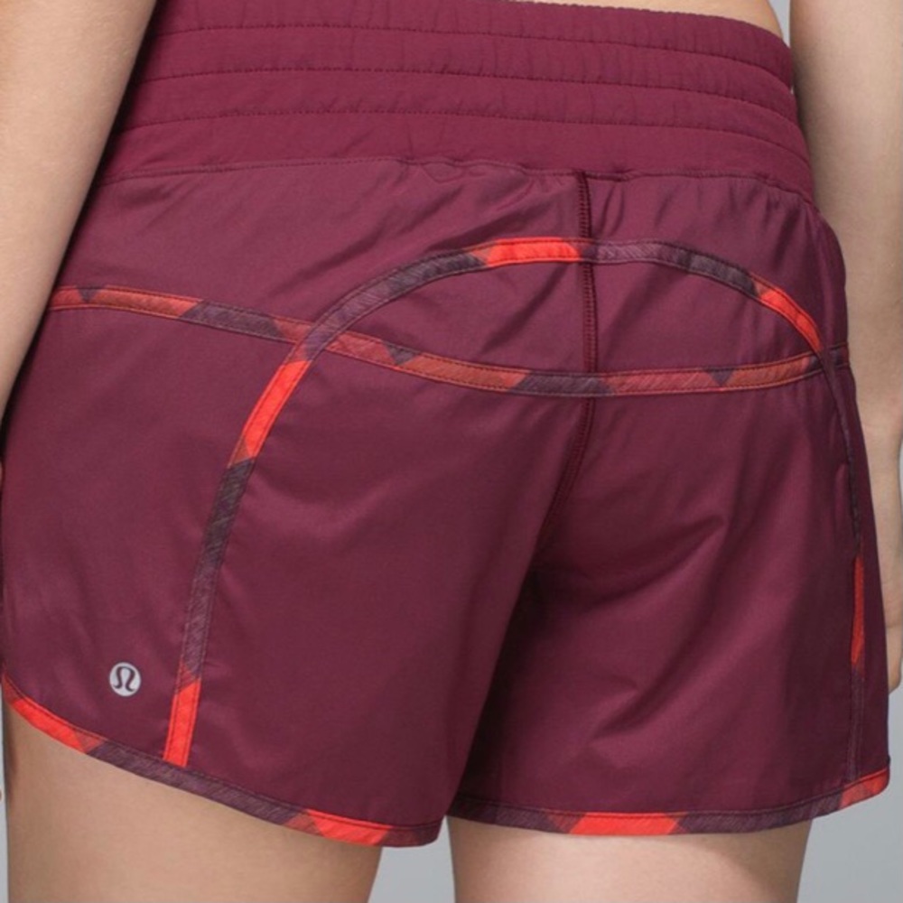 Lululemon Tracker Short II *2-Way Stretch Rust Berry/ Yama Check
